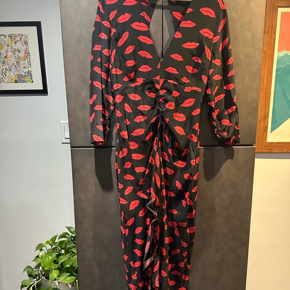 RIXO RTR Black Dress with Red Lip Print - Picture 6 of 8